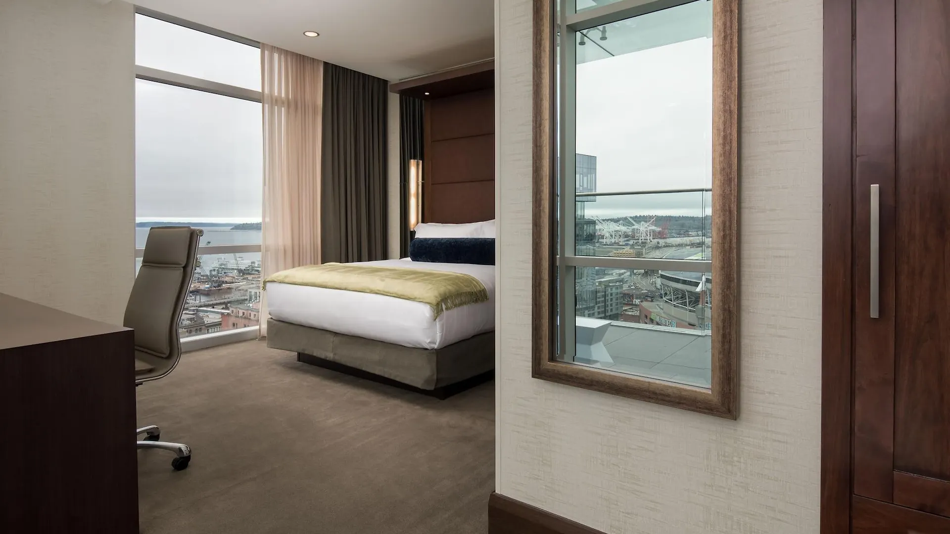 Embassy Suites By Hilton Seattle Downtown Pioneer Square 4*,  США