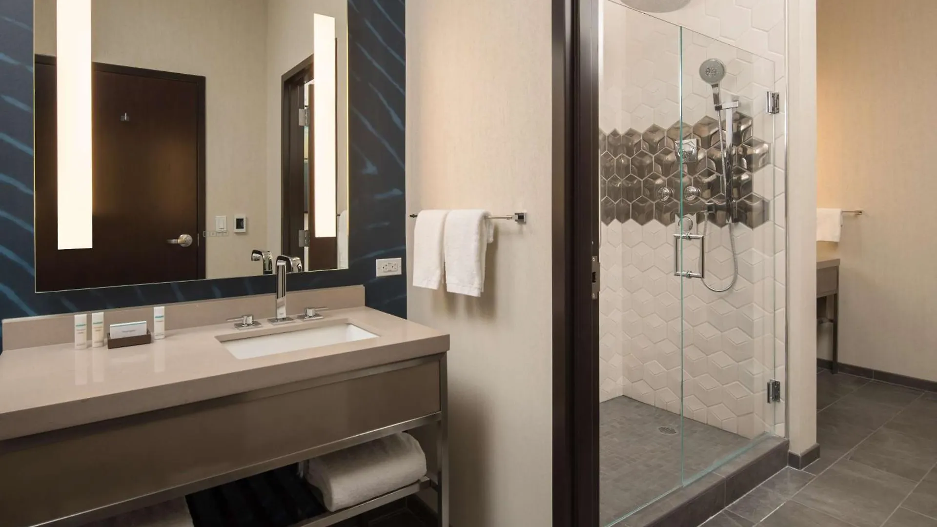 Embassy Suites By Hilton Seattle Downtown Pioneer Square
