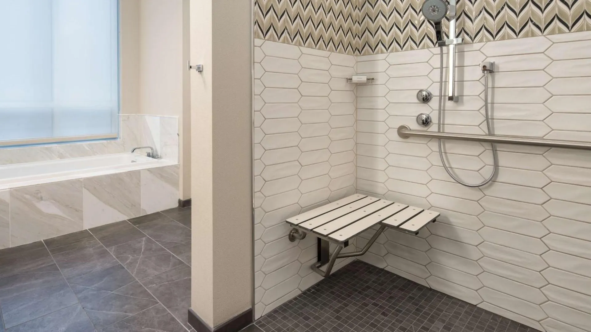 Отель Embassy Suites By Hilton Seattle Downtown Pioneer Square