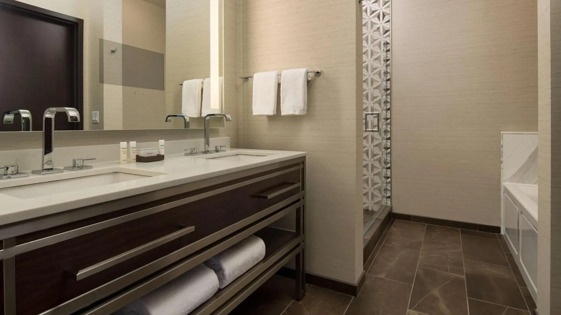 Embassy Suites By Hilton Seattle Downtown Pioneer Square 4*,