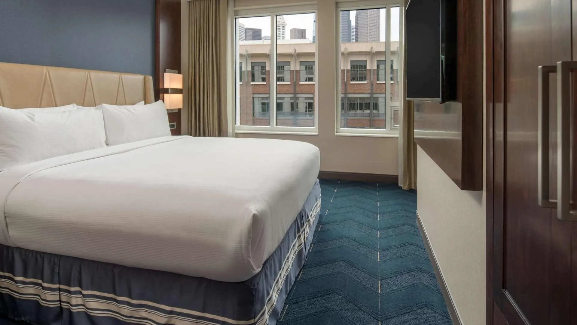 Embassy Suites By Hilton Seattle Downtown Pioneer Square Hotel